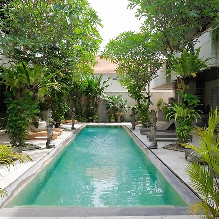 Aparthotel Swiss-Belcourt Sunset Seminyak Exterior foto