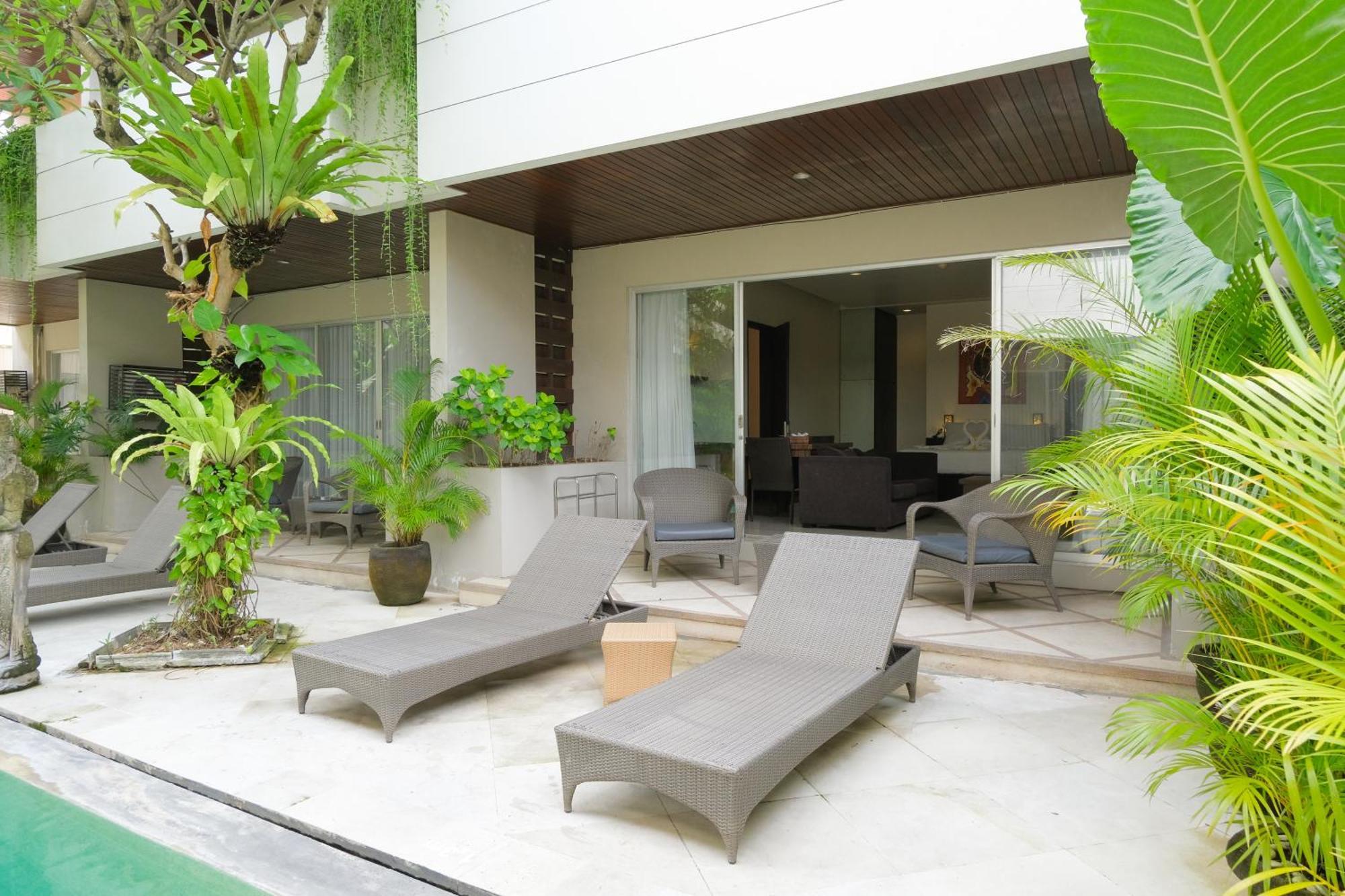 Aparthotel Swiss-Belcourt Sunset Seminyak Exterior foto