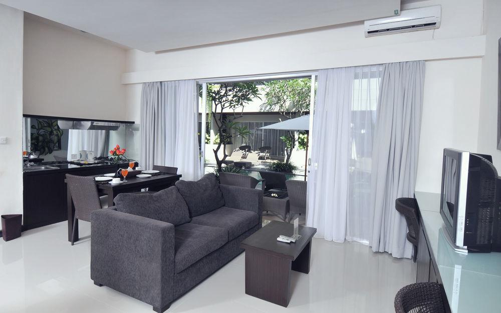 Aparthotel Swiss-Belcourt Sunset Seminyak Exterior foto